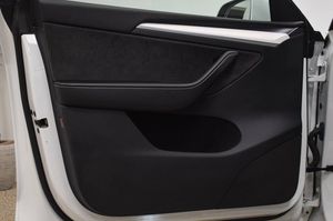 Tesla Model Y bild 16