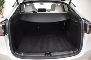 Tesla Model Y bild 19