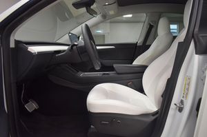 Tesla Model Y bild 6