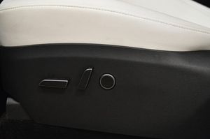 Tesla Model Y bild 17