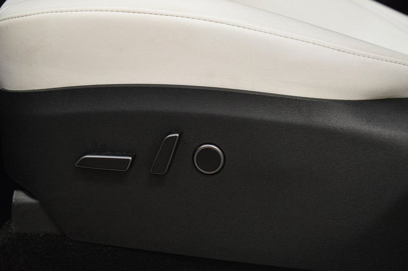 Tesla Model Y bild 17