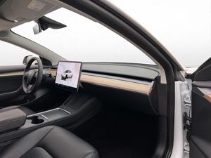 Tesla Model 3 bild 14
