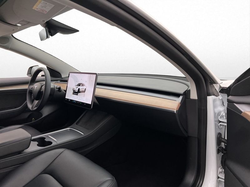 Tesla Model 3 bild 14