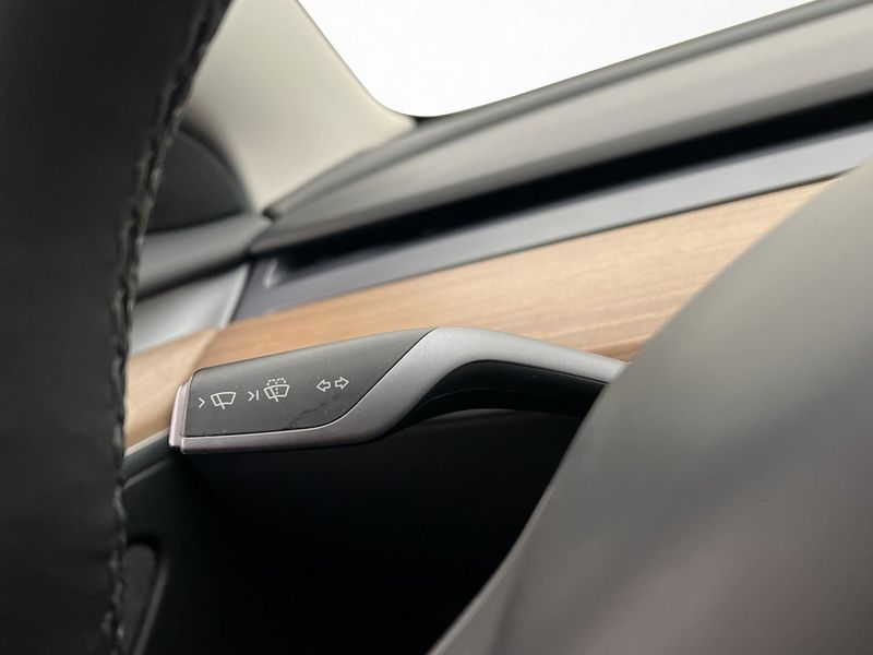 Tesla Model 3 bild 28