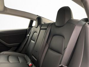 Tesla Model 3 bild 15