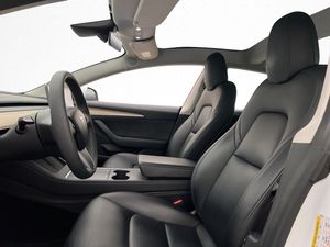 Tesla Model 3 bild 10
