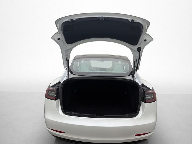 Tesla Model 3 bild 30