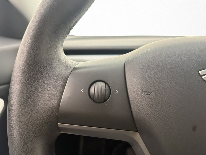 Tesla Model 3 bild 19