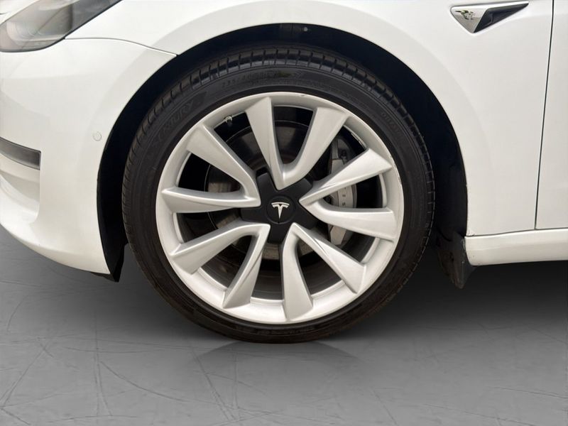 Tesla Model 3 bild 32