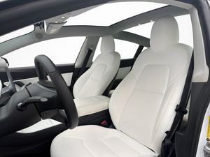 Tesla Model 3 bild 12