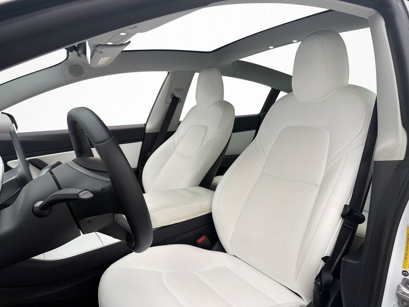Tesla Model 3 bild 12