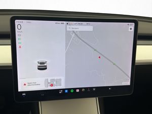 Tesla Model 3 bild 22