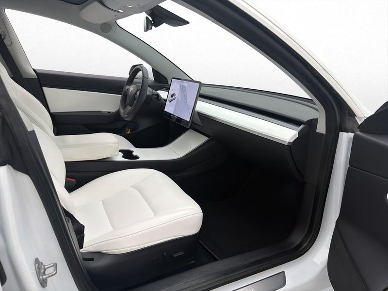 Tesla Model 3 bild 16