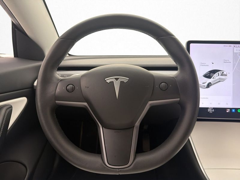 Tesla Model 3 bild 14