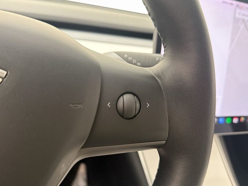 Tesla Model 3 bild 20
