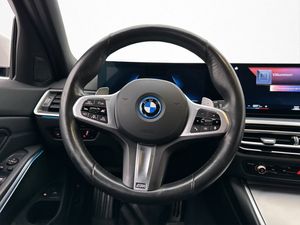 BMW 330 bild 15