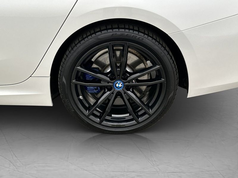 BMW 330 bild 31