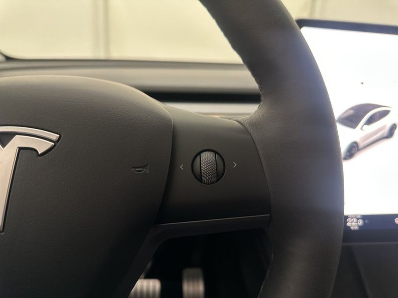 Tesla Model Y bild 18