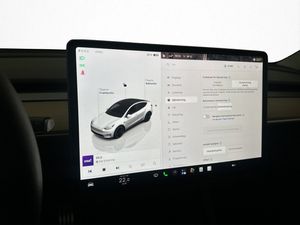 Tesla Model Y bild 15