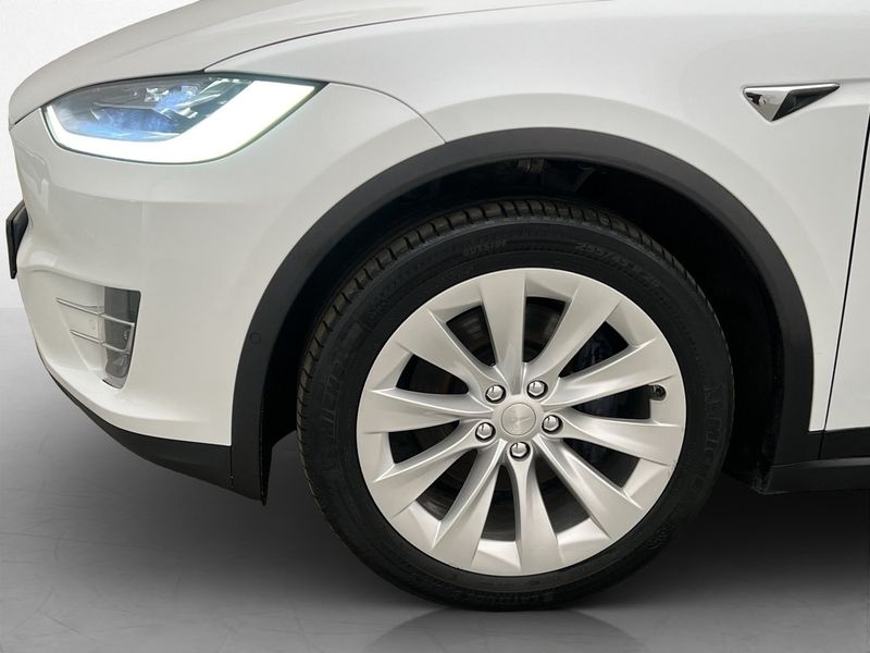 Tesla Model X bild 36
