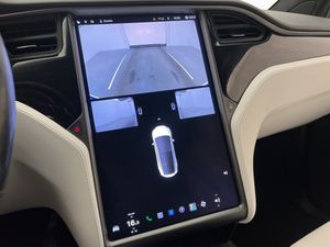 Tesla Model X bild 34