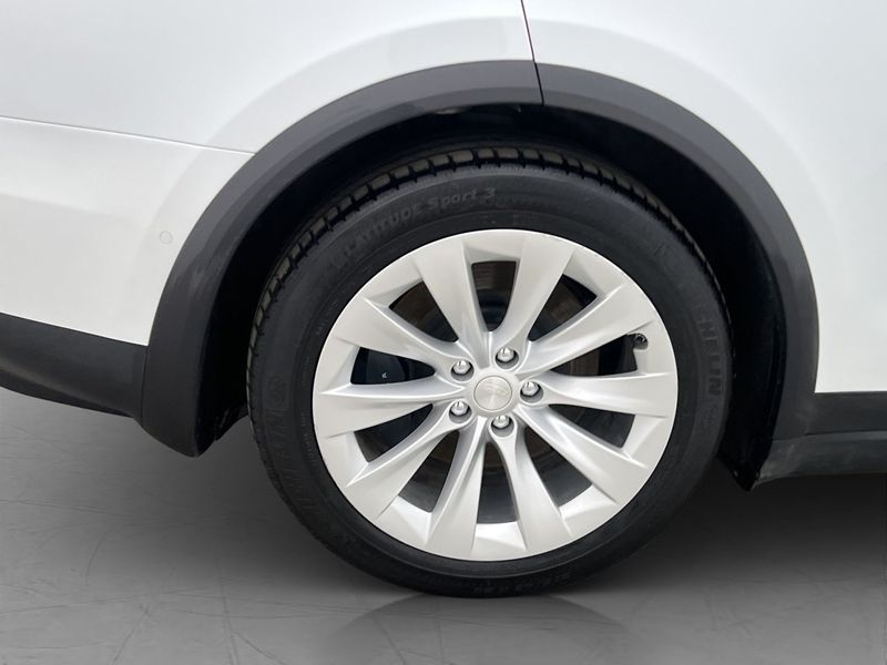 Tesla Model X bild 38