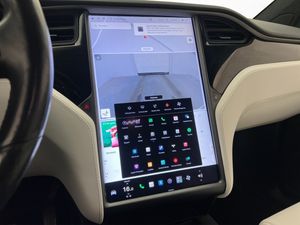Tesla Model X bild 29
