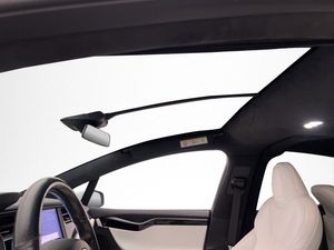 Tesla Model X bild 21