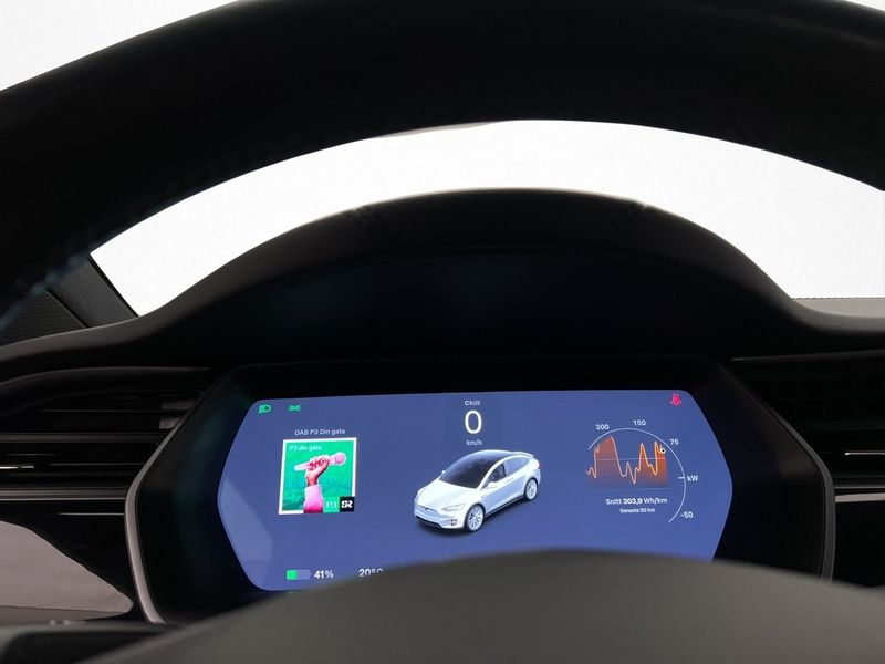 Tesla Model X bild 22