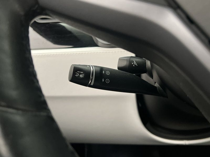 Tesla Model X bild 23