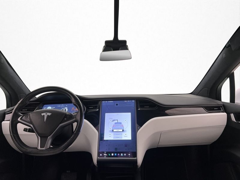 Tesla Model X bild 15