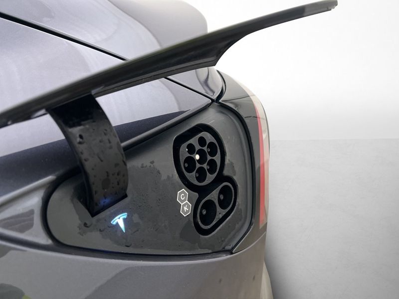 Tesla Model 3 bild 12