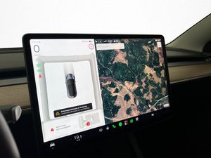 Tesla Model 3 bild 18