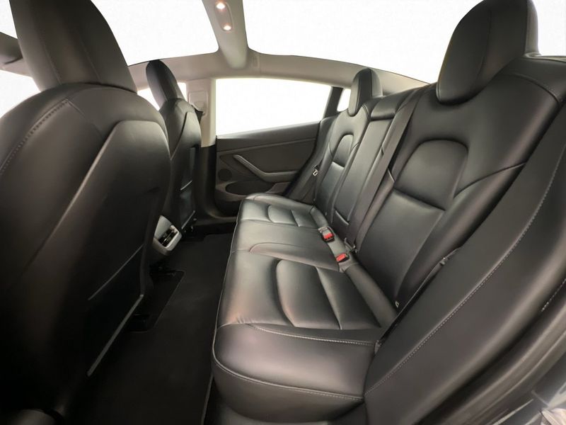 Tesla Model 3 bild 16