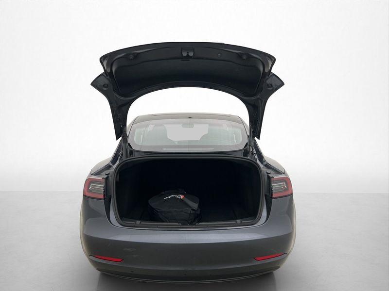 Tesla Model 3 bild 11