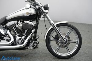 Harley-Davidson Deuce bild 12