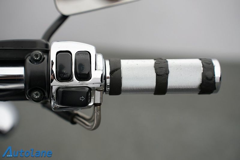 Harley-Davidson Deuce bild 24