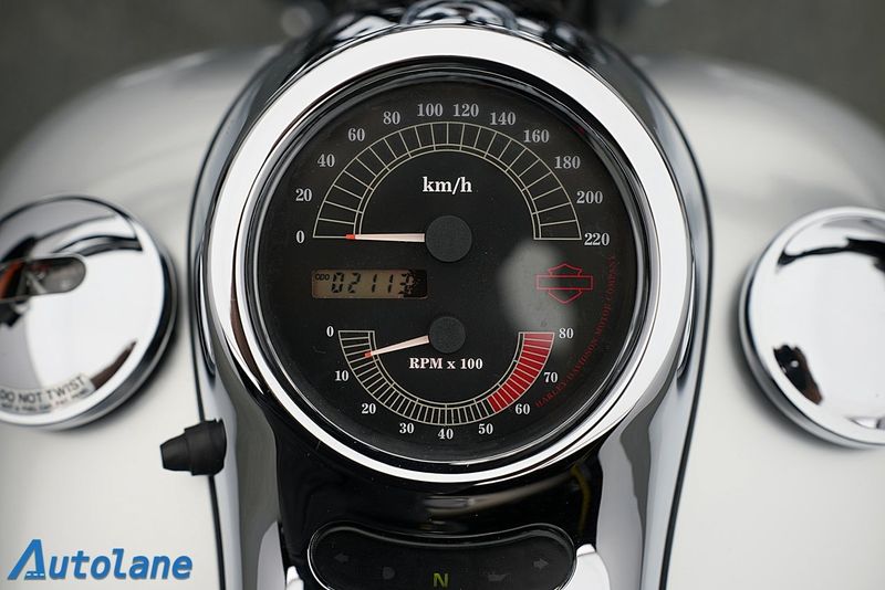 Harley-Davidson Deuce bild 23