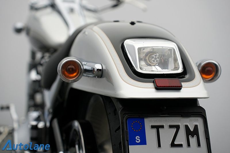 Harley-Davidson Deuce bild 16