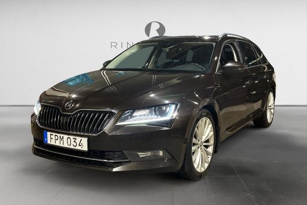 Skoda Superb Kombi 2.0 TDI 190 HK DSG 4x4 D-VÄRM DRAG NAVI CANTON - 2017