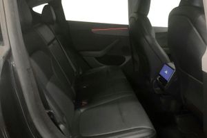 Tesla Model Y bild 8