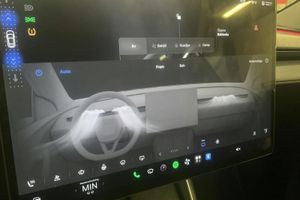 Tesla Model Y bild 17