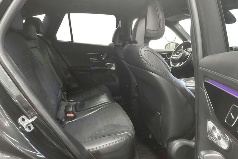 Mercedes GLC300 bild 8