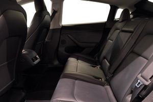 Tesla Model Y bild 14