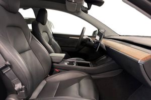 Tesla Model Y bild 15