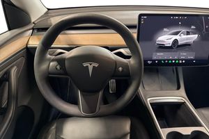 Tesla Model Y bild 16
