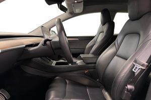 Tesla Model Y bild 13