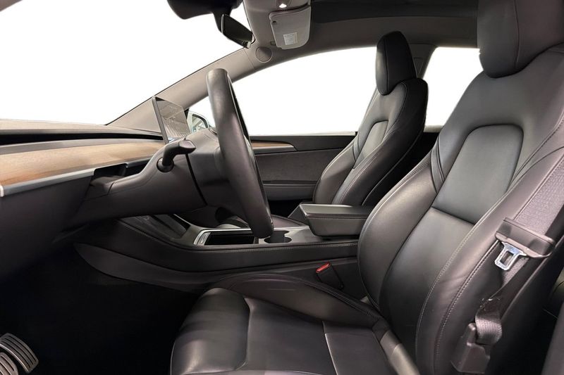 Tesla Model Y bild 13