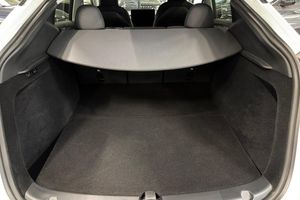 Tesla Model Y bild 10