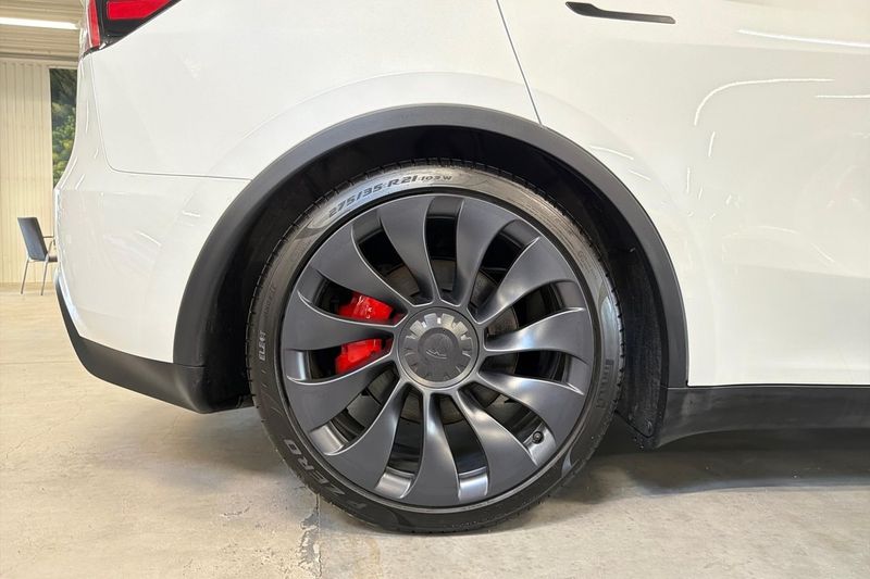 Tesla Model Y bild 11